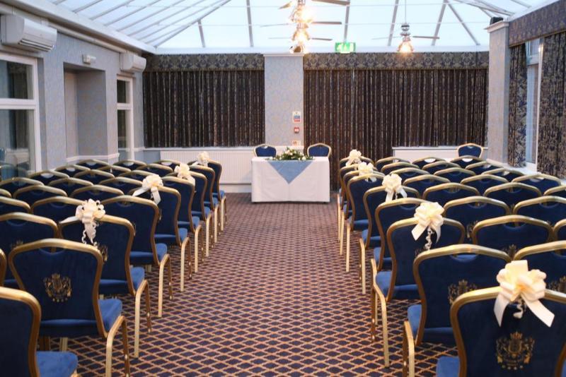 Carlton Park Hotel Rotherham Esterno foto