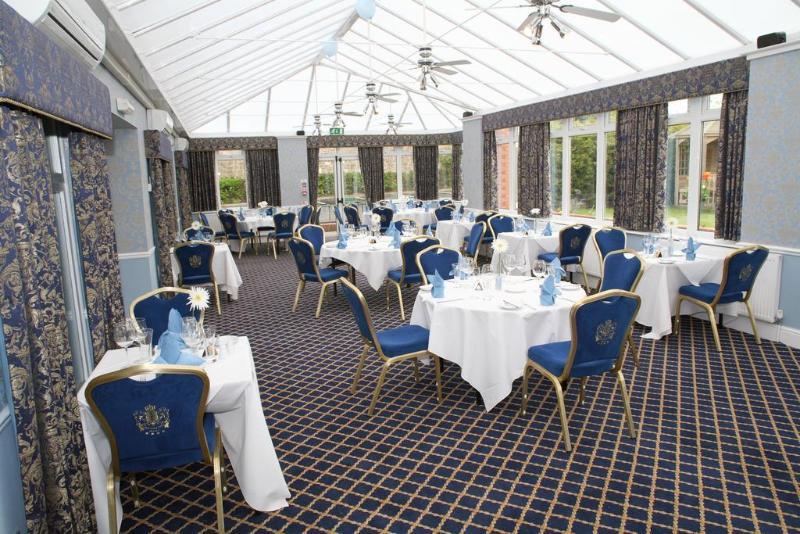 Carlton Park Hotel Rotherham Esterno foto
