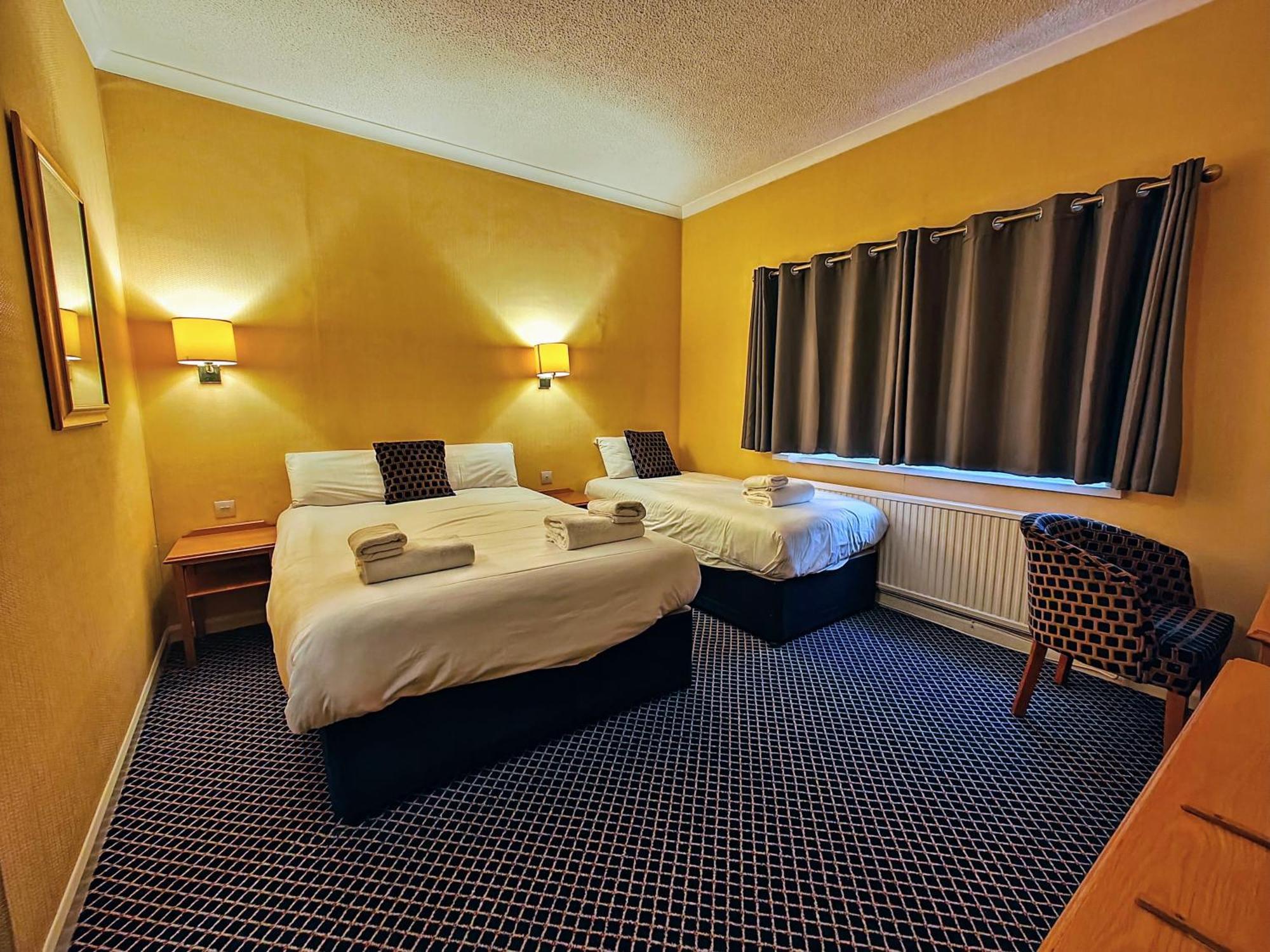 Carlton Park Hotel Rotherham Esterno foto