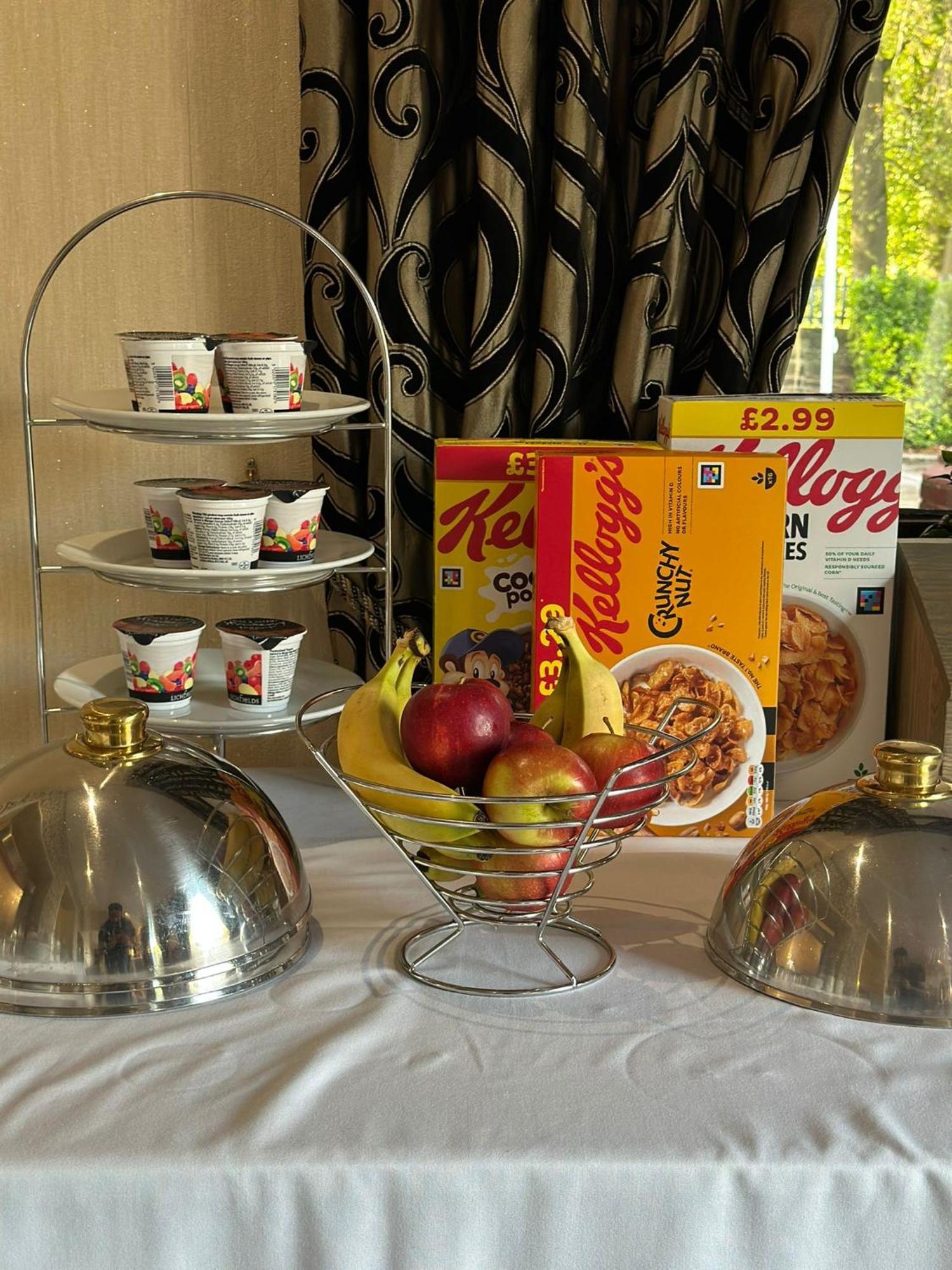 Carlton Park Hotel Rotherham Esterno foto
