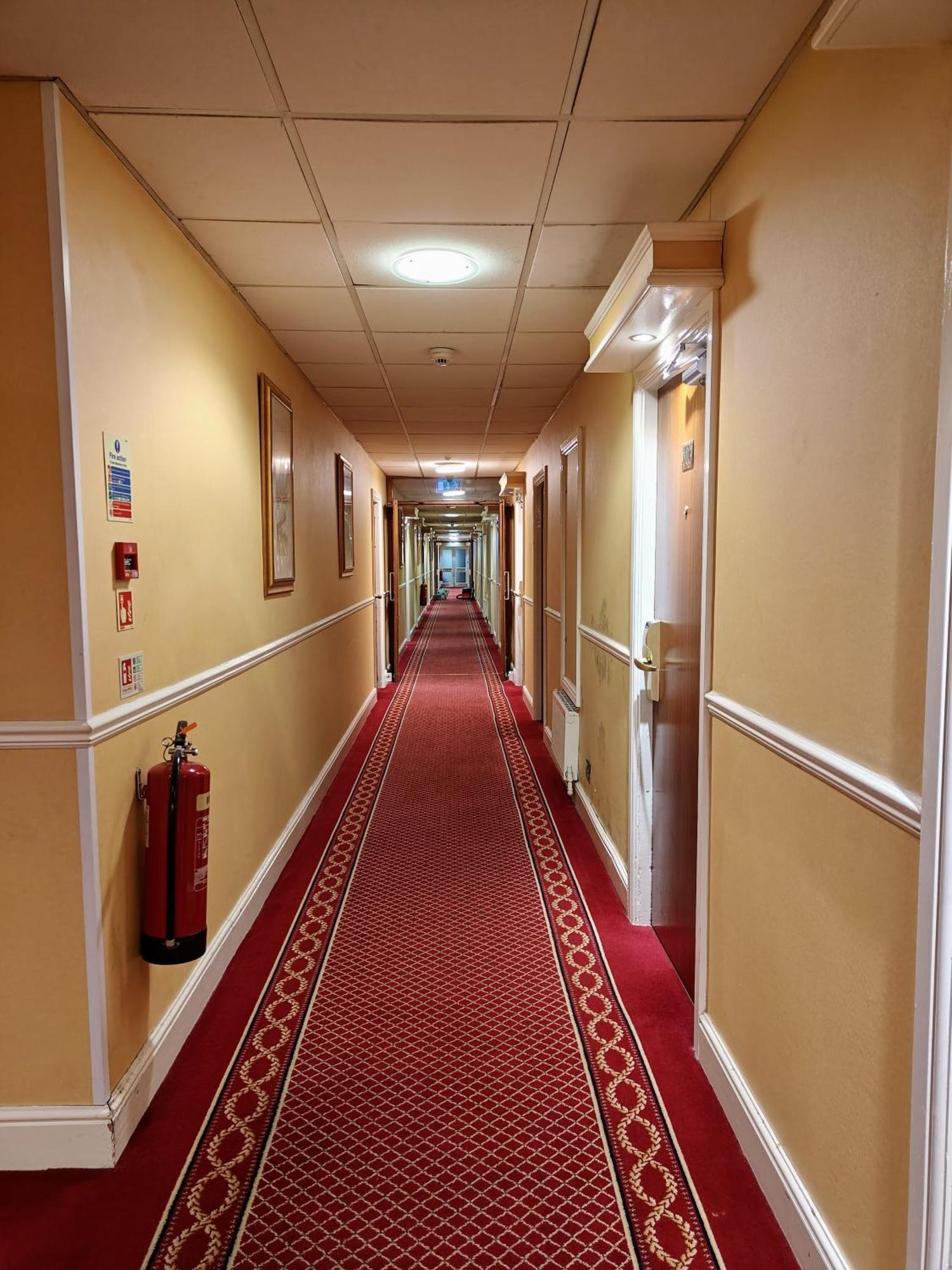 Carlton Park Hotel Rotherham Esterno foto