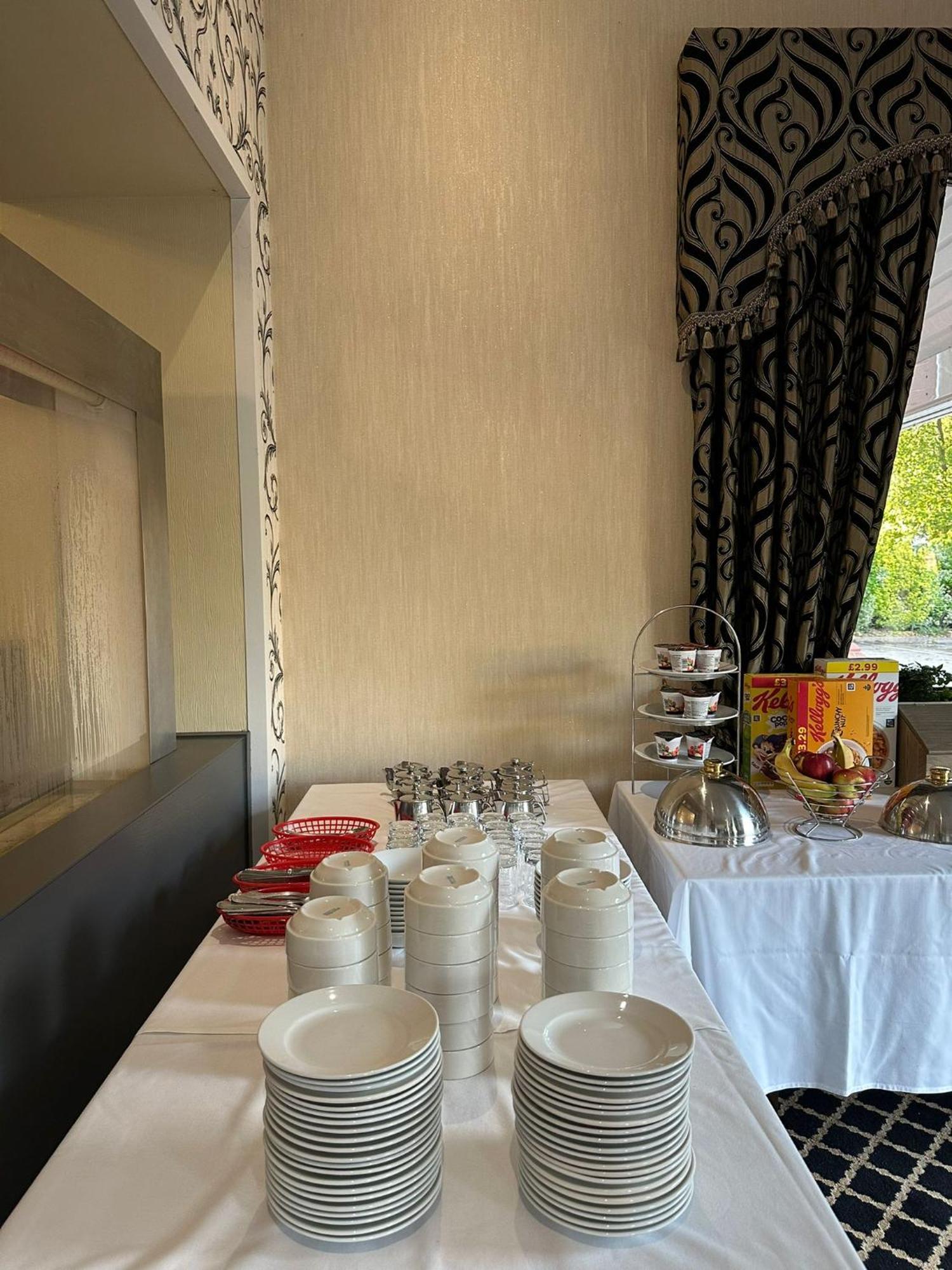Carlton Park Hotel Rotherham Esterno foto
