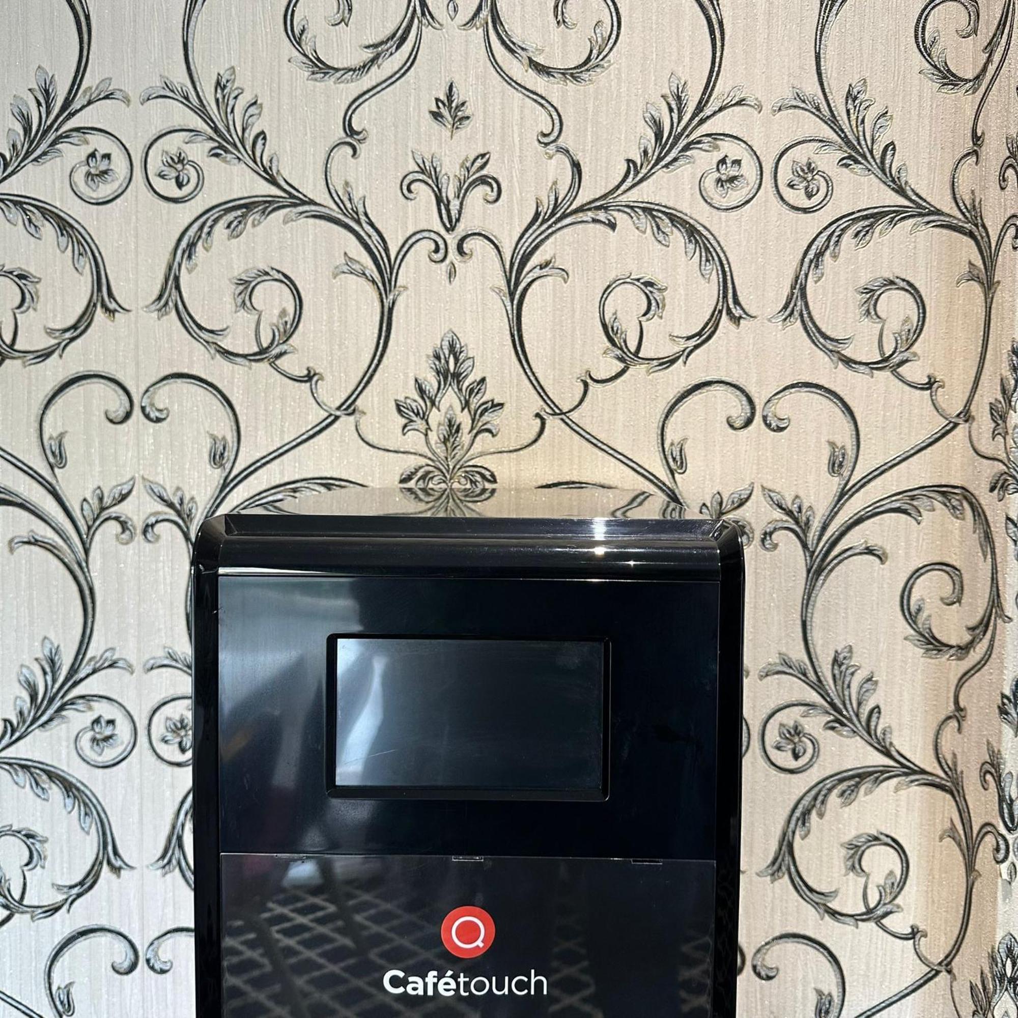Carlton Park Hotel Rotherham Esterno foto