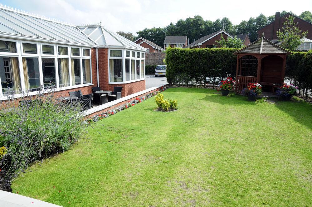 Carlton Park Hotel Rotherham Esterno foto