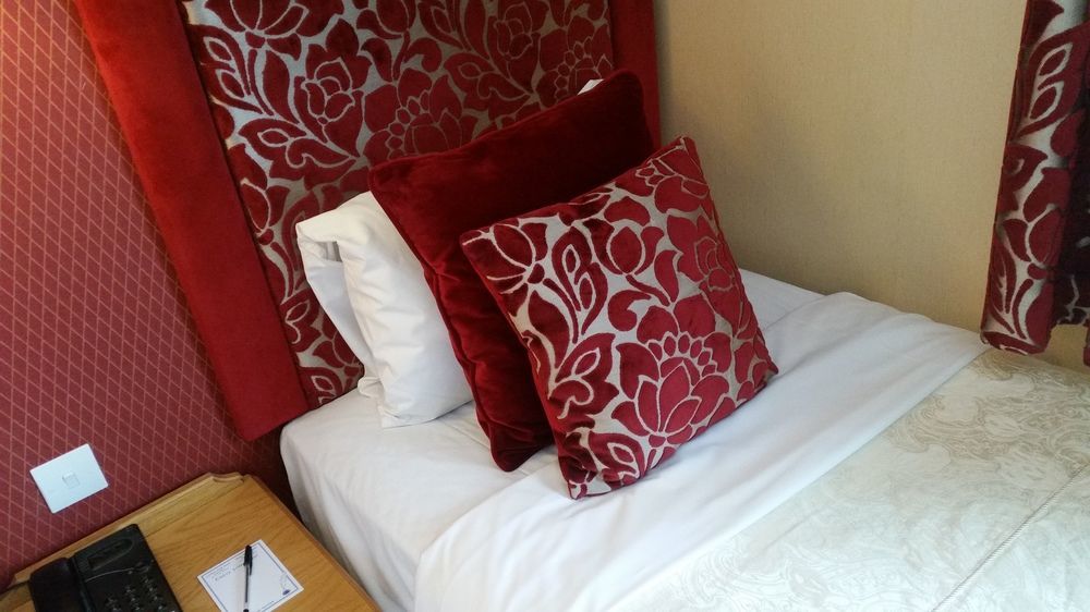 Carlton Park Hotel Rotherham Esterno foto