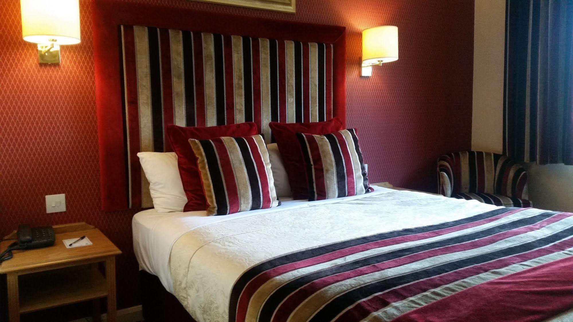 Carlton Park Hotel Rotherham Esterno foto