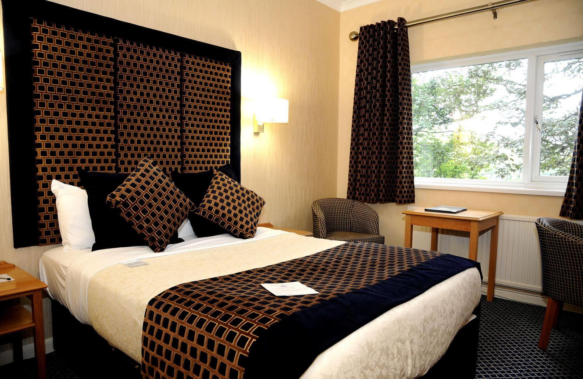 Carlton Park Hotel Rotherham Esterno foto