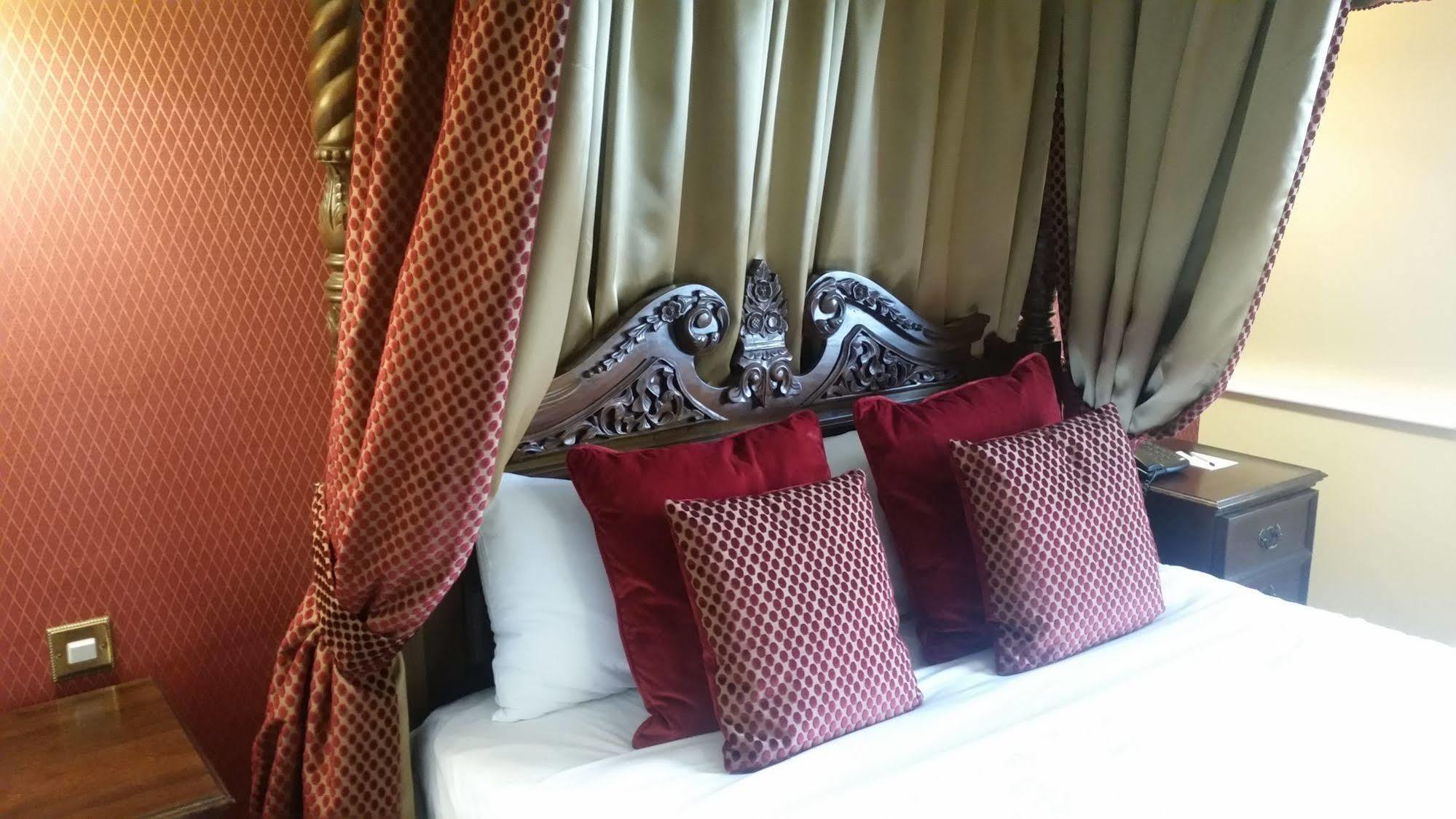 Carlton Park Hotel Rotherham Esterno foto