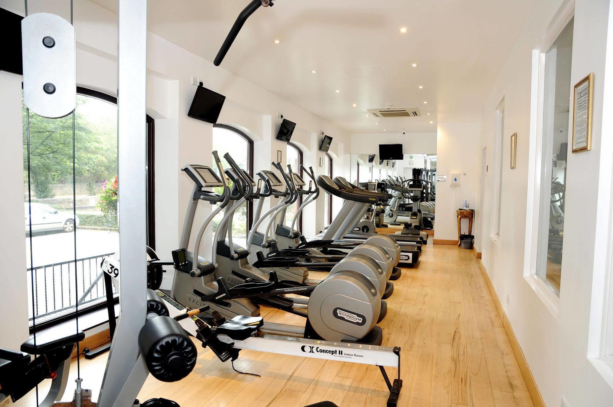 Carlton Park Hotel Rotherham Esterno foto