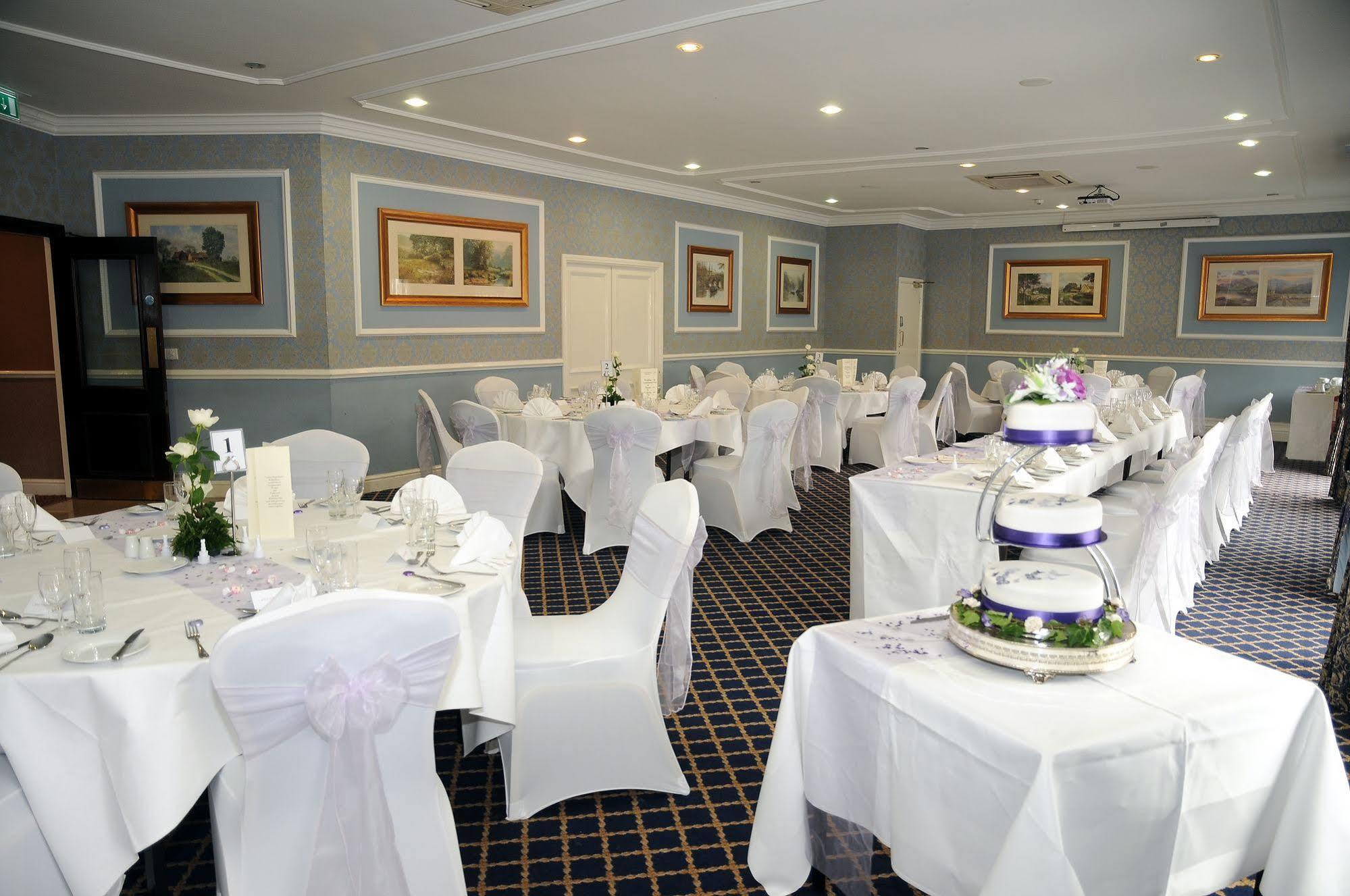Carlton Park Hotel Rotherham Esterno foto
