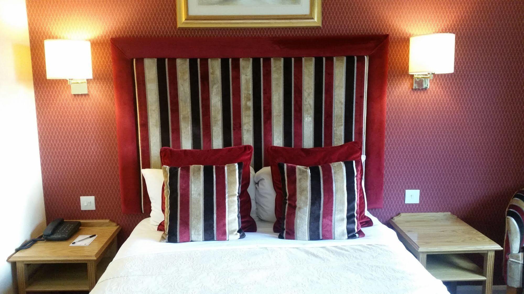 Carlton Park Hotel Rotherham Esterno foto