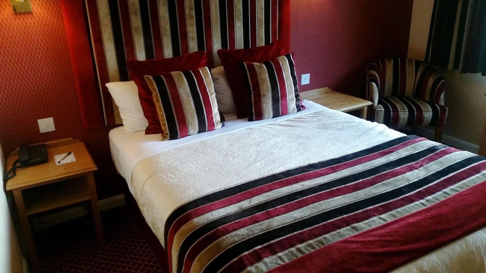 Carlton Park Hotel Rotherham Esterno foto